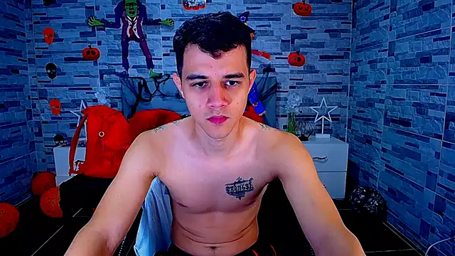 Snapshot of ADAM_HOT chatting on October 22, 9:36 pm ADAM HOT online show from October 22, 9:36 pm