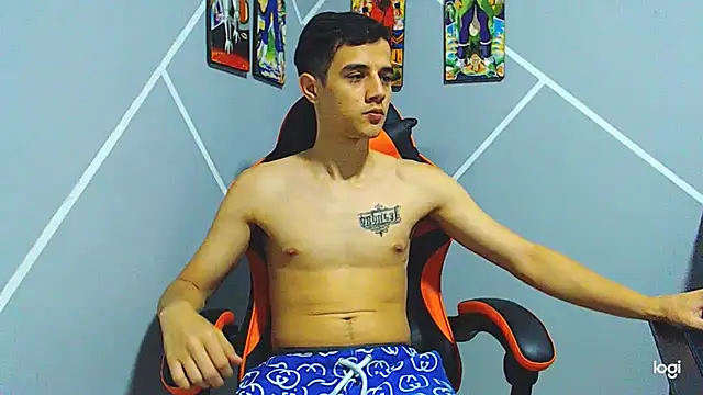 Snapshot of ADAM_HOT chatting on November 1, 11:29 pm ADAM HOT online show from November 1, 11:29 pm