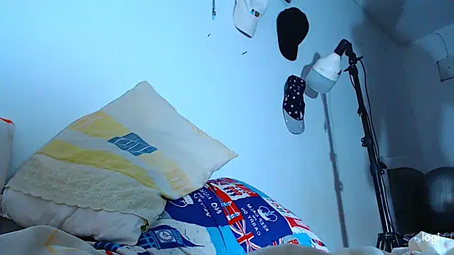 Snapshot of ADAM_HOT chatting on November 6, 1:28 am ADAM HOT online show from November 6, 1:28 am