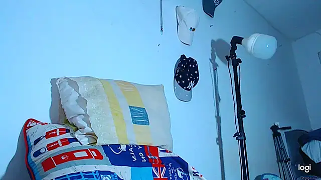 Snapshot of ADAM_HOT chatting on November 19, 10:54 pm ADAM HOT online show from November 19, 10:54 pm