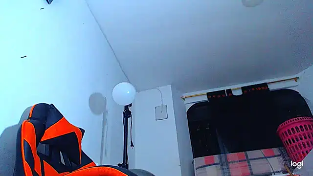 Snapshot of ADAM_HOT chatting on November 23, 1:27 am ADAM HOT online show from November 23, 1:27 am