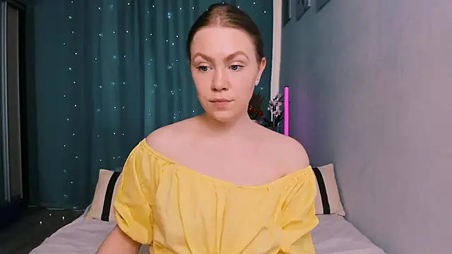 Snapshot of InsatiableFoxX chatting on May 22, 2:33 pm InsatiableFoxX online show from May 22, 2:33 pm