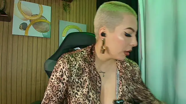 Camila Chainn online show from February 4, 8:09 am