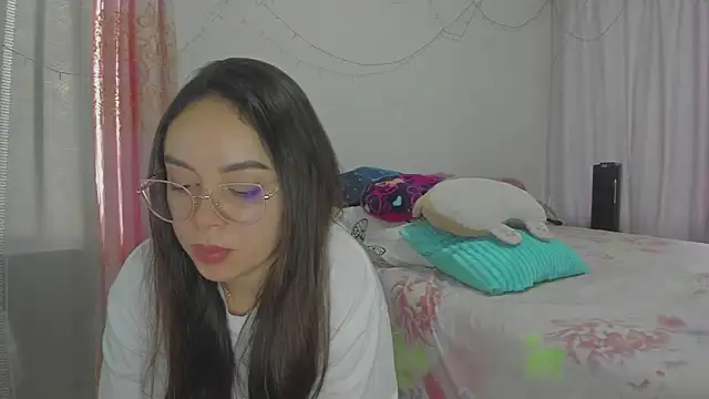 Snapshot of HARLEYNAPIER chatting on June 23, 10:30 pm HARLEYNAPIER online show from June 23, 10:30 pm