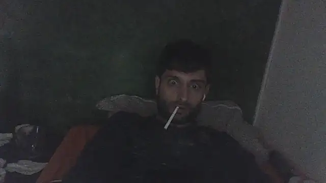 Snapshot of Xtremem00d chatting on December 21, 10:11 am Xtremem00d online show from December 21, 10:11 am