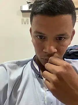 Onel9701 online show from March 22, 3:15 pm