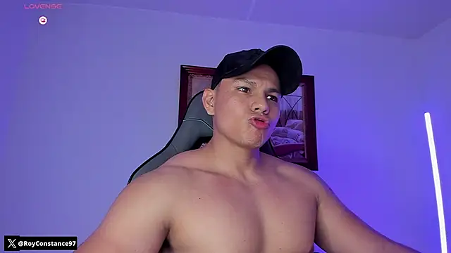 Snapshot of RoyConstance chatting on December 18, 3:23 am RoyConstance online show from December 18, 3:23 am