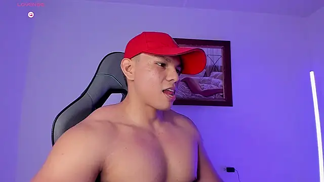 Snapshot of RoyConstance chatting on January 11, 3:55 am RoyConstance online show from January 11, 3:55 am