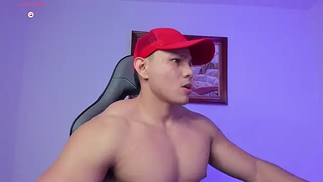 Snapshot of RoyConstance chatting on February 19, 3:35 am RoyConstance online show from February 19, 3:35 am