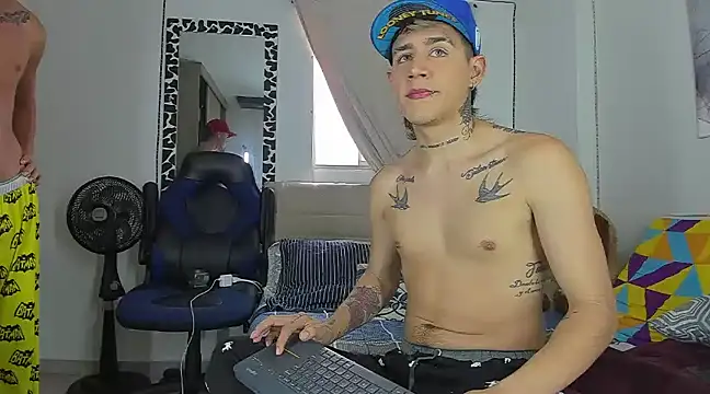 soyander03  online show from February 3, 1:19 pm