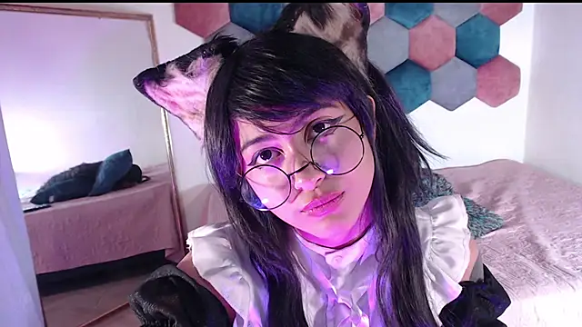 Snapshot of liz-beths chatting on February 24, 1:42 pm liz-beths online show from February 24, 1:42 pm