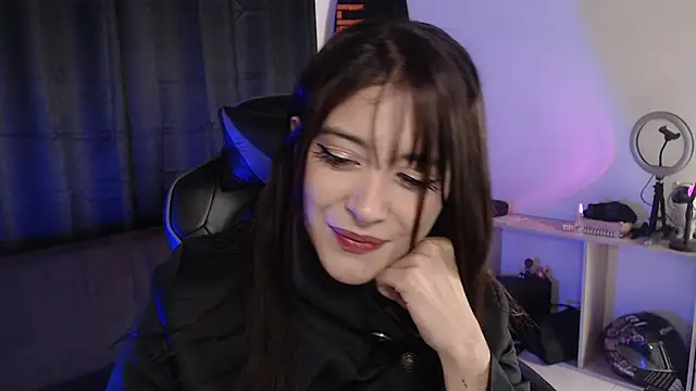 Snapshot of liz-beths chatting on November 30, 12:47 am liz-beths online show from November 30, 12:47 am