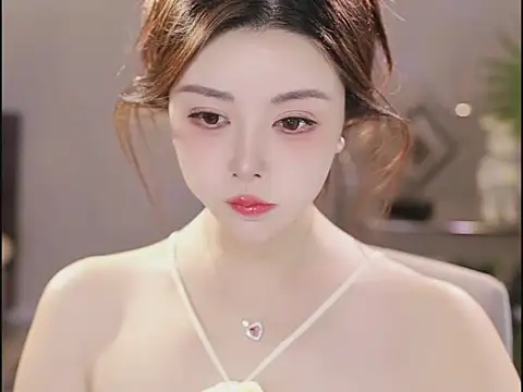 Qiaoqiao  online show from January 31, 7:45 pm