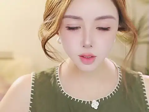 Snapshot of Qiaoqiao_ chatting on May 11, 4:04 pm Qiaoqiao online show from May 11, 4:04 pm