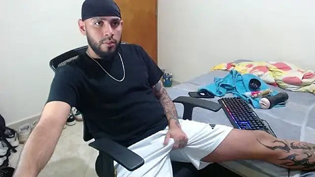 Snapshot of samir_music chatting on September 12, 12:33 am samir music online show from September 12, 12:33 am