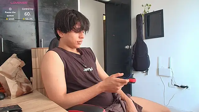 Snapshot of Haruto2001 chatting on December 5, 2:00 pm Haruto2001 online show from December 5, 2:00 pm