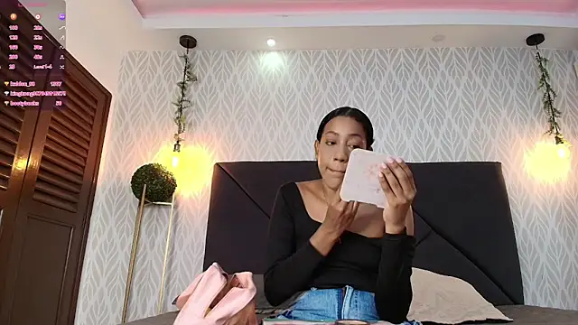 flavia cruz online show from November 19, 7:36 pm