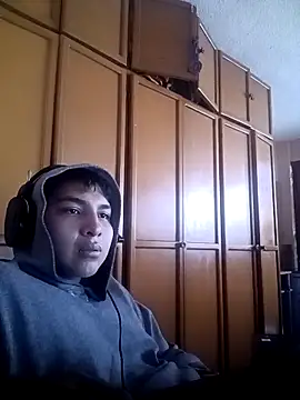 Snapshot of LoganFinds chatting on October 1, 2:23 pm LoganFinds online show from October 1, 2:23 pm