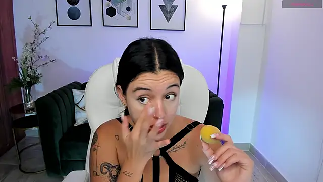 zoee jackson online show from January 17, 9:50 pm