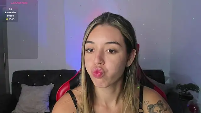 zoee jackson online show from October 13, 3:39 am