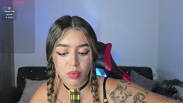 zoee jackson online show from October 14, 2:56 am