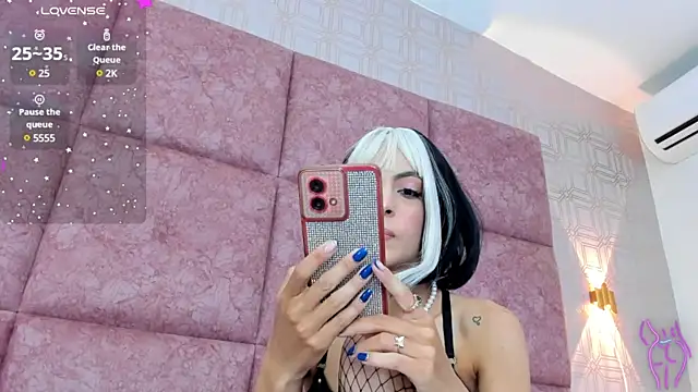 LilitRobins online show from January 9, 1:39 am