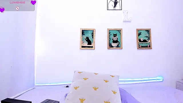 LilitRobins online show from February 6, 8:56 pm