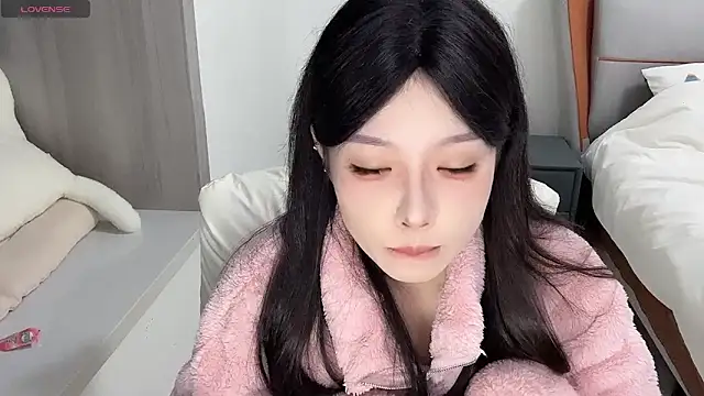 Snapshot of Q-ing chatting on December 4, 8:12 am Q-ing online show from December 4, 8:12 am