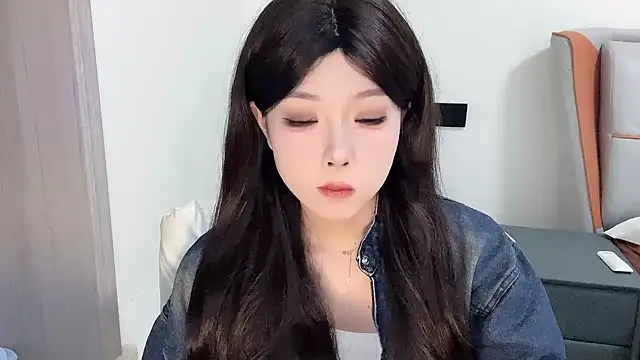 Snapshot of Q-ing chatting on February 16, 4:10 pm Q-ing online show from February 16, 4:10 pm