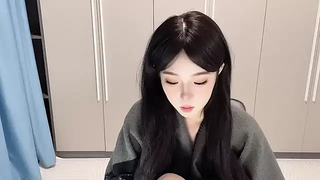 Snapshot of Q-ing chatting on November 4, 12:48 pm Q-ing online show from November 4, 12:48 pm