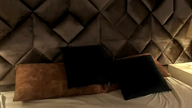 Snapshot of Luisa0110 chatting on March 21, 3:48 pm Luisa0110 online show from March 21, 3:48 pm
