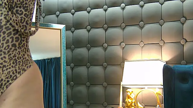 LeyaCass online show from February 2, 7:20 am