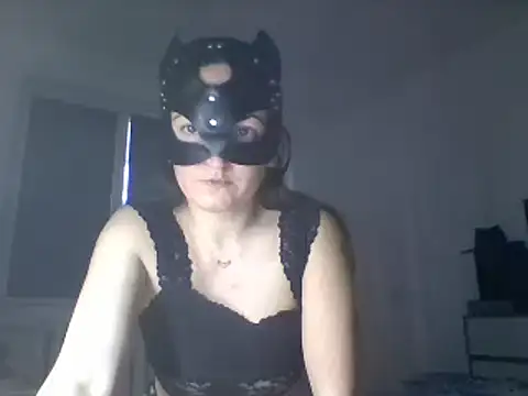 MaxWellas6 online show from December 18, 1:39 pm