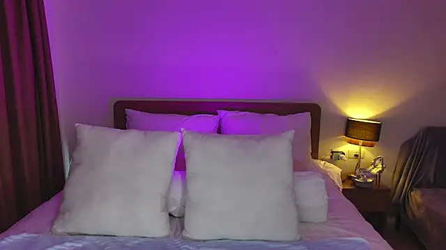 YourSexyNeighbour online show from December 30, 3:14 am