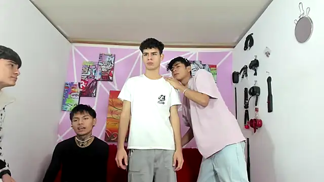 Fresahot2005 online show from December 19, 7:40 pm