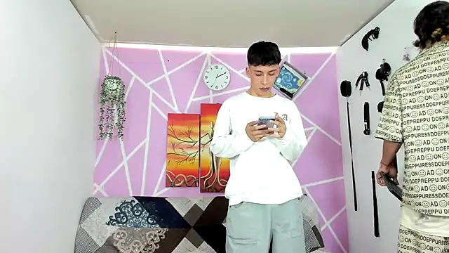 Fresahot2005 online show from February 1, 7:13 pm