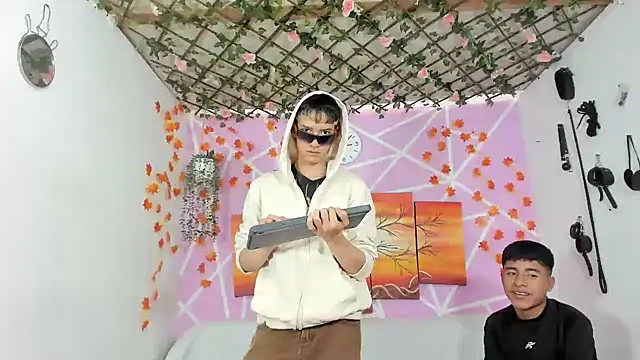 Fresahot2005 online show from March 13, 8:11 pm