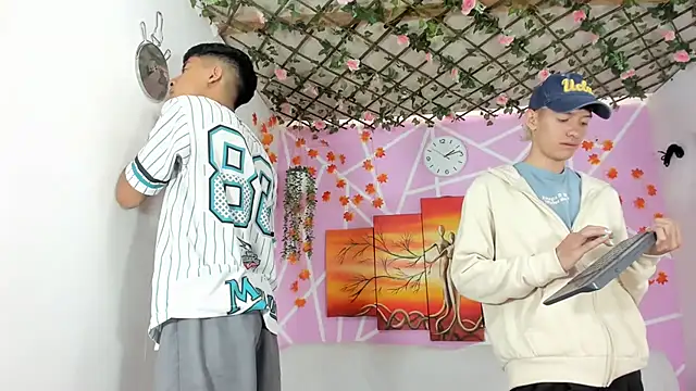 Fresahot2005 online show from March 15, 7:16 pm