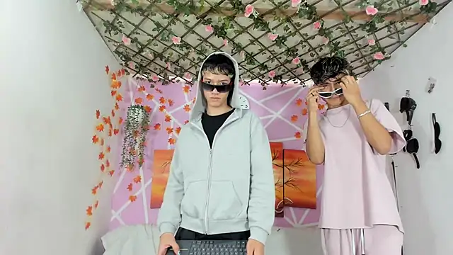 Fresahot2005 online show from March 17, 7:48 pm