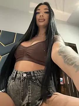 Snapshot of amirahylerr chatting on December 15, 8:04 pm amirahylerr online show from December 15, 8:04 pm