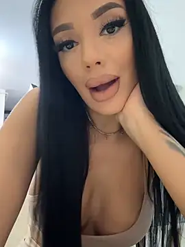 Snapshot of amirahylerr chatting on January 8, 9:01 pm amirahylerr online show from January 8, 9:01 pm