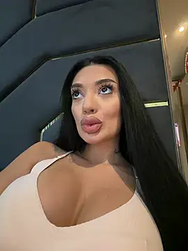 Snapshot of amirahylerr chatting on March 9, 7:07 pm amirahylerr online show from March 9, 7:07 pm