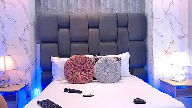 SophieWolkman online show from November 28, 12:08 pm