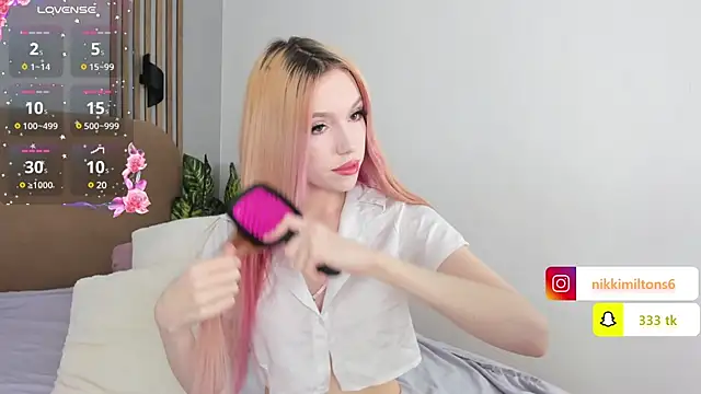 NikkiMiltons online show from December 18, 1:34 pm