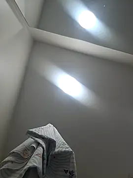 Snapshot of erinSmiles chatting on November 9, 8:45 am erinSmiles online show from November 9, 8:45 am