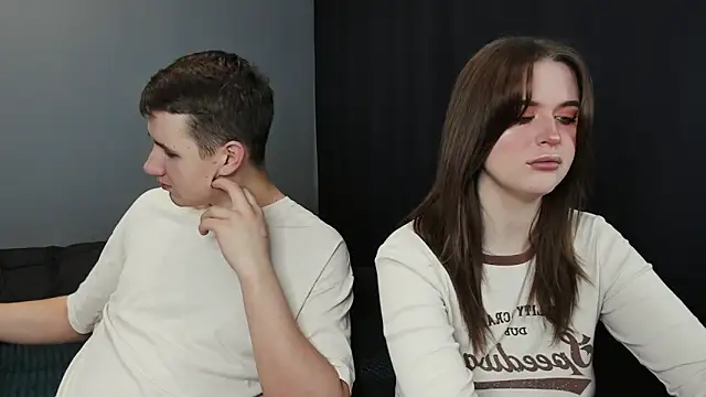 Pinku kitsune online show from March 2, 4:28 am