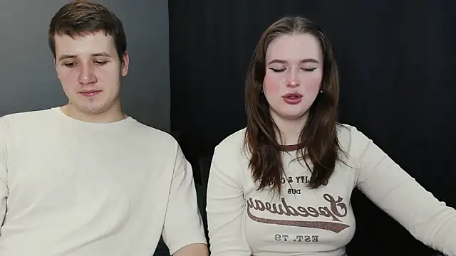 Pinku kitsune online show from March 12, 11:42 am