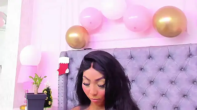 HaileeRoberts online show from December 21, 1:07 pm