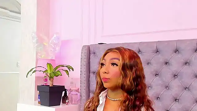 HaileeRoberts online show from March 20, 12:32 pm