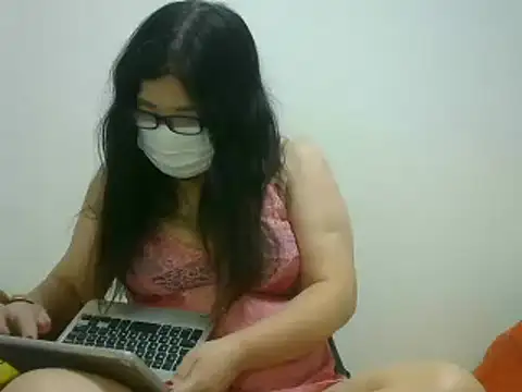 Snapshot of ryoko6681 chatting on December 28, 1:49 pm ryoko6681 online show from December 28, 1:49 pm